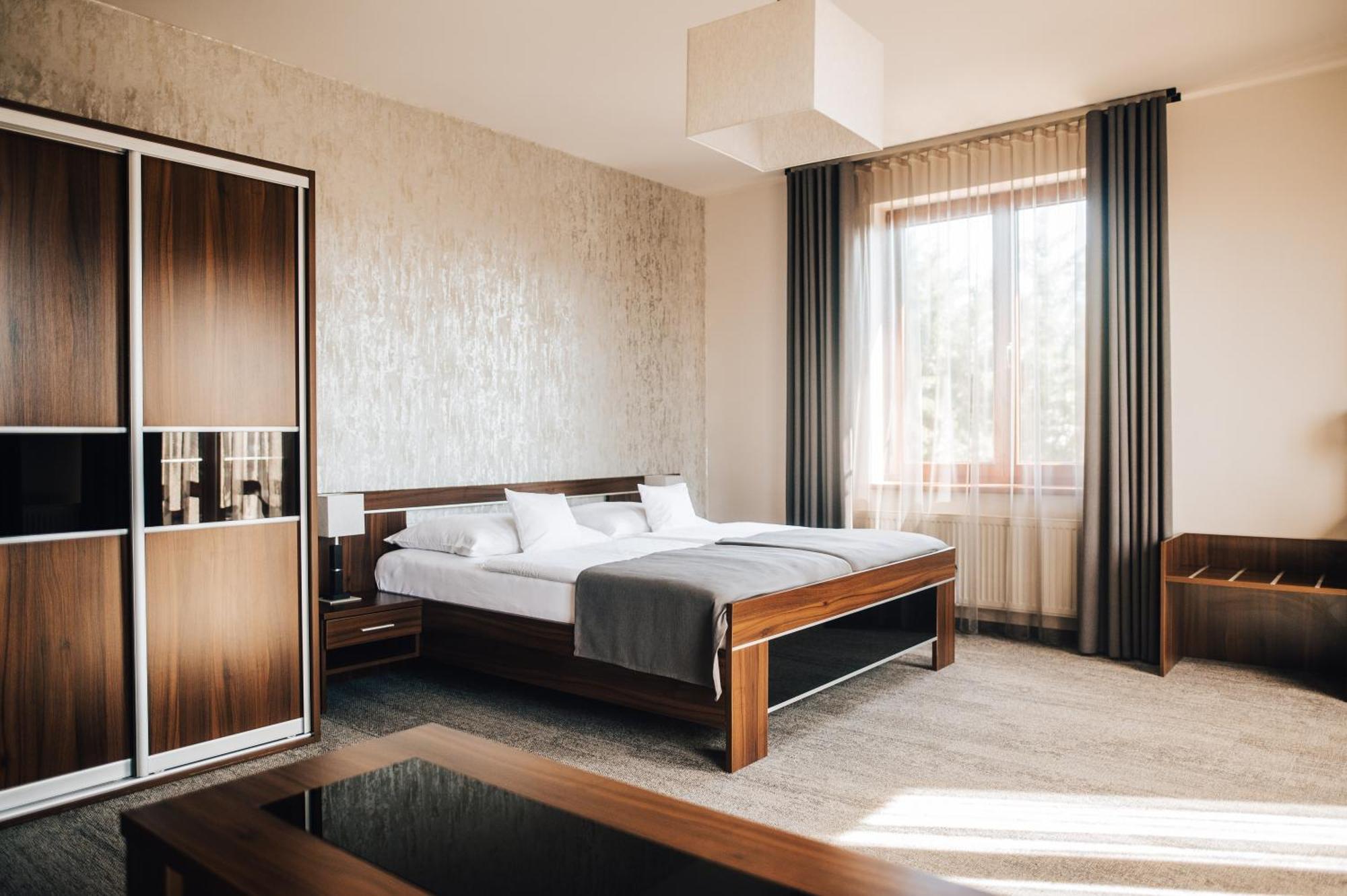 Hotel Elegance Šumperk Exteriör bild