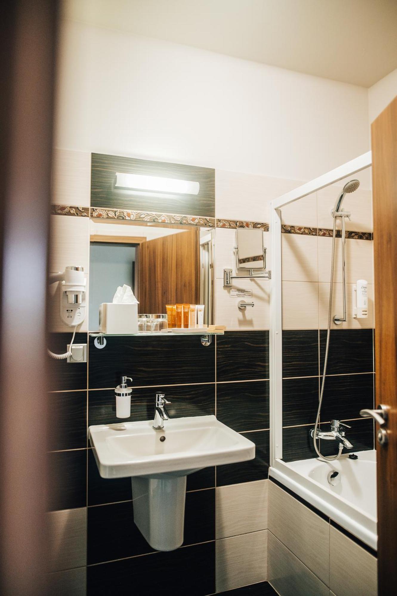Hotel Elegance Šumperk Exteriör bild